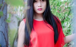 一边下奶一吃敷面膜视频